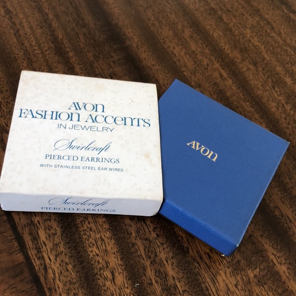 Vintage New Avon Swirlcraft Pierced Earrings - Picture 16 of 16